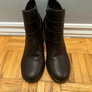 A2 Aerosole Boots Size 8